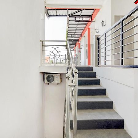 Super Oyo 3702 Homestay Bougenville Syariah Lamongan Exterior photo